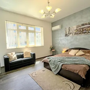  Appartamento Cozy 2-bedroom Flat In The Very Center Of Bulgaria